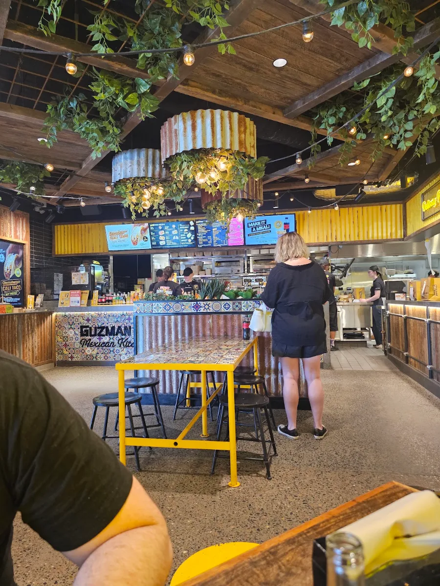 Vibe, Guzman y Gomez - Fountain Plaza