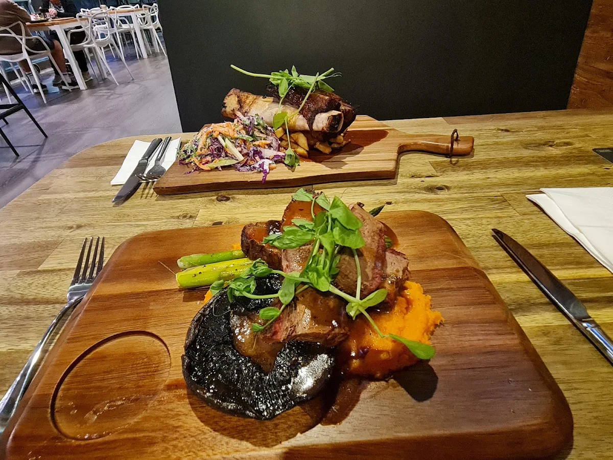 Food & drink, Benchmark on Booner