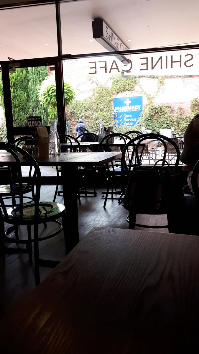 Vibe, SHINE CAFE