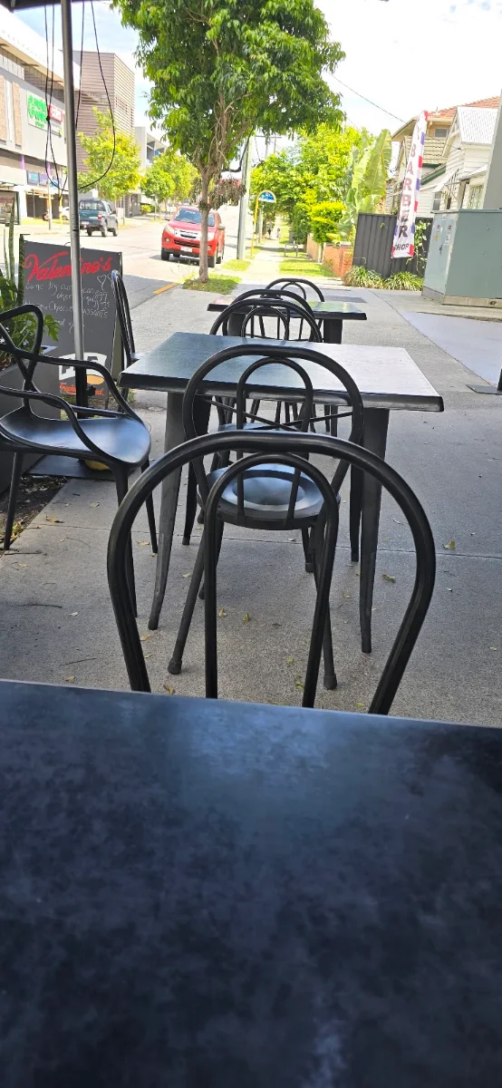 Vibe, Valentino's Cafe