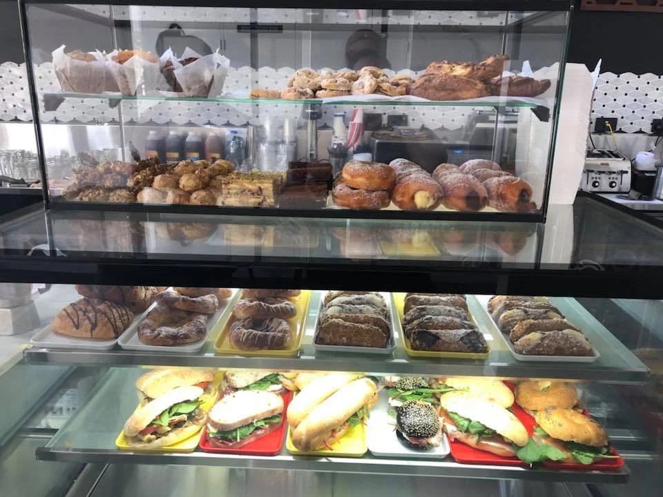Vibe, Valentino's Cafe