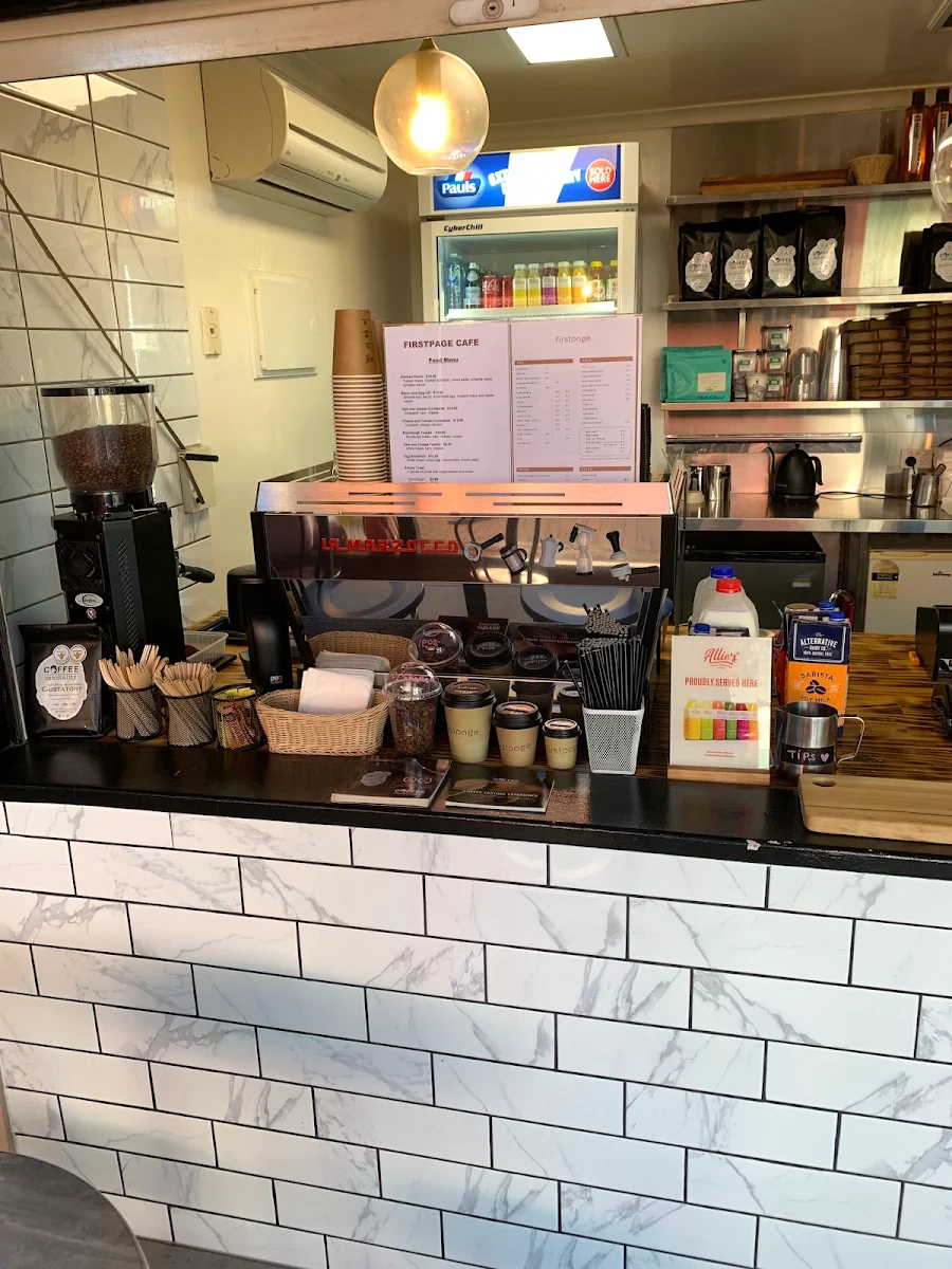 Vibe, Firstpage Cafe