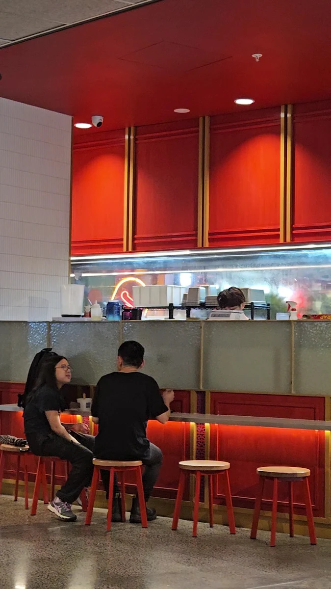 Vibe, Local Hero Singapore QV