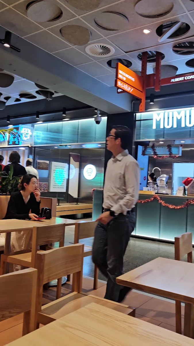 Vibe, Local Hero Singapore QV