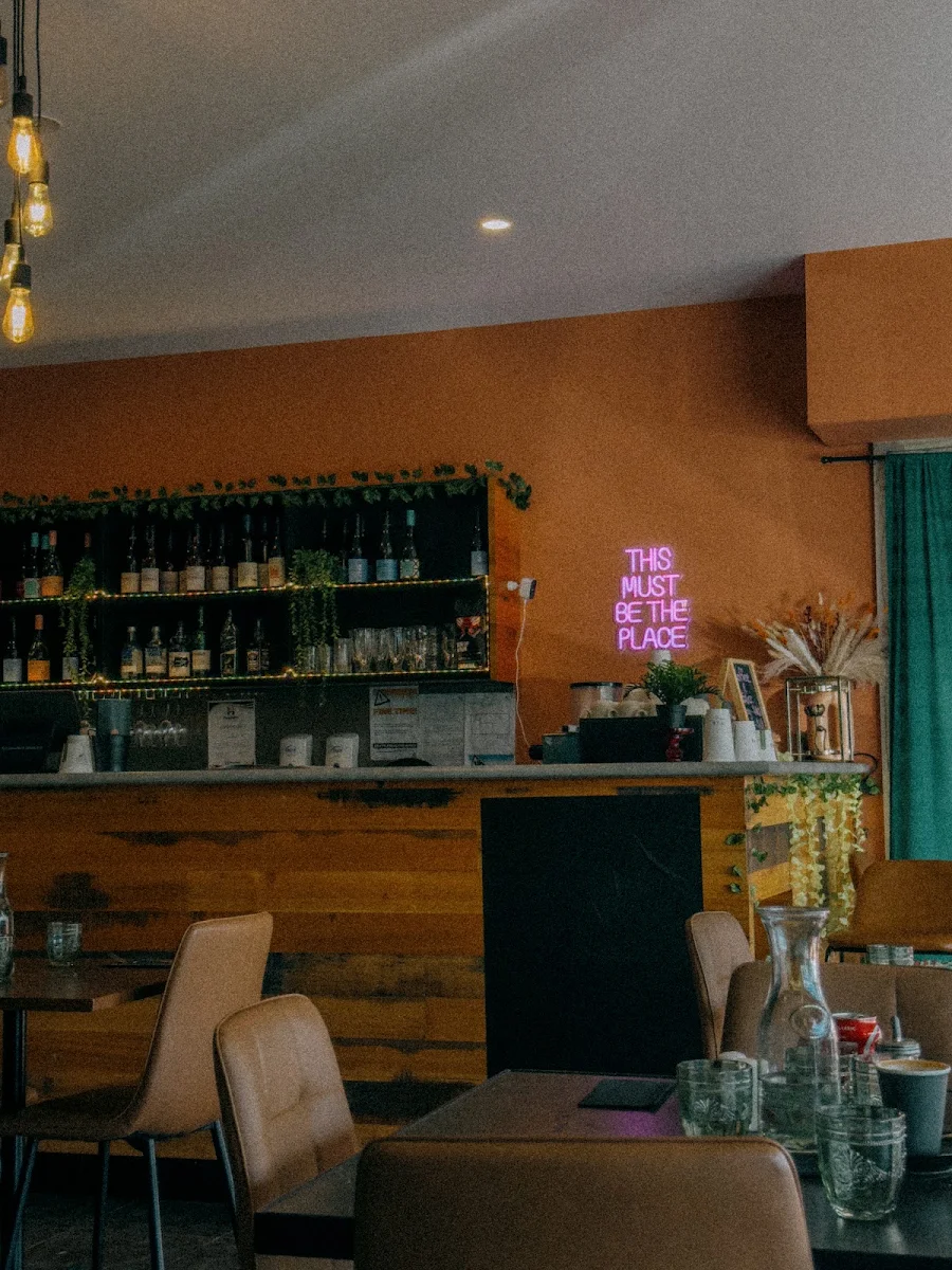 Vibe, Tamarind Bar & Restaurant