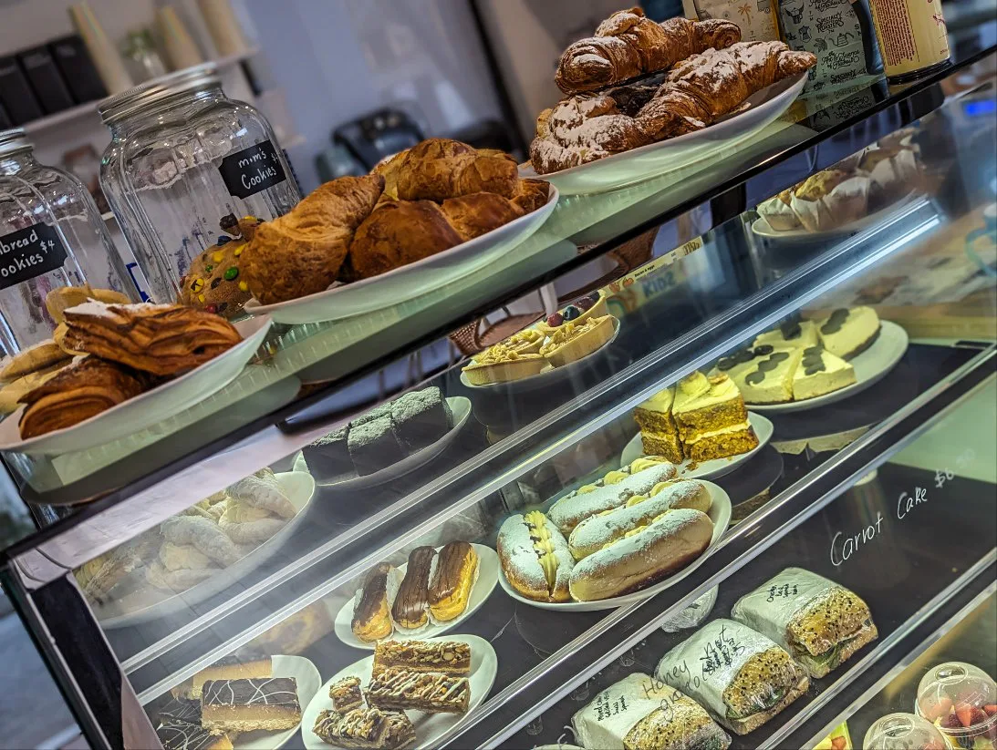 Vibe, Sweet Pieces Cafe