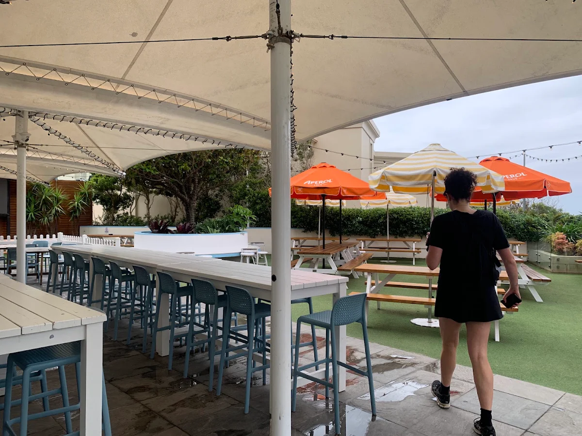 Vibe, Clovelly Hotel
