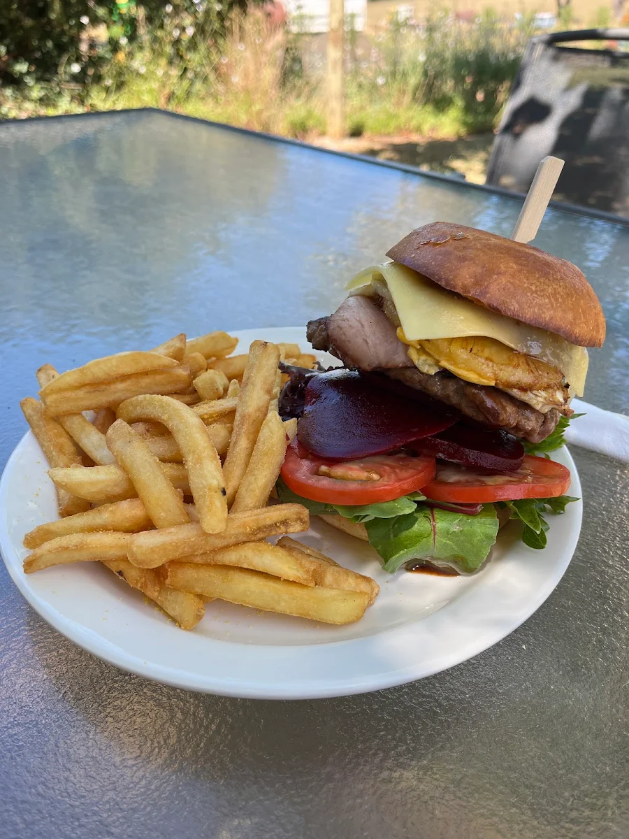 Food & drink, GoneBarney Cafe