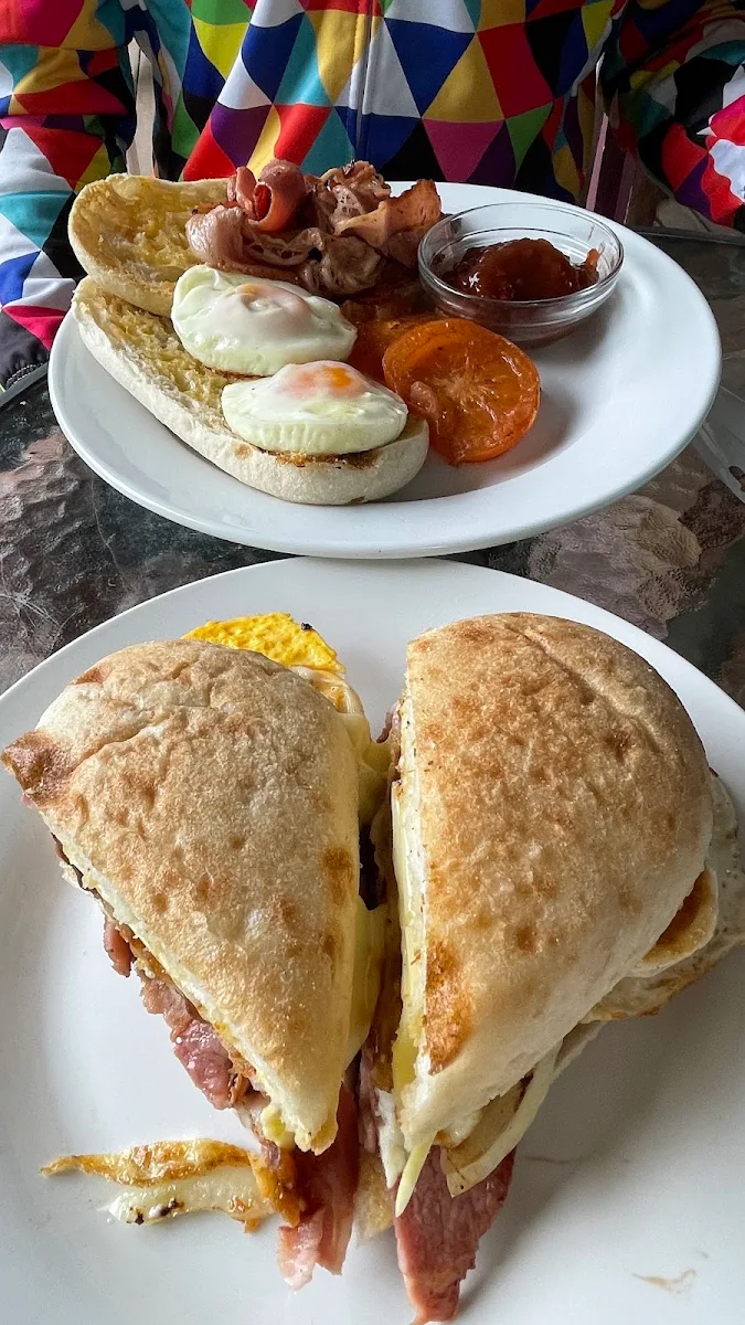 Food & drink, GoneBarney Cafe