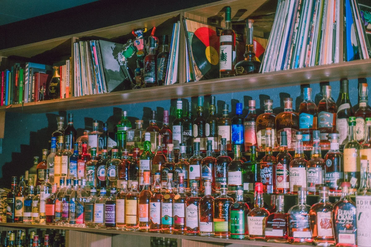 Vibe, Radio Social Club & Cocktail Bar