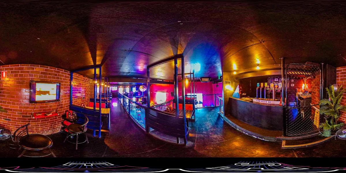 Vibe, Evies Disco Diner