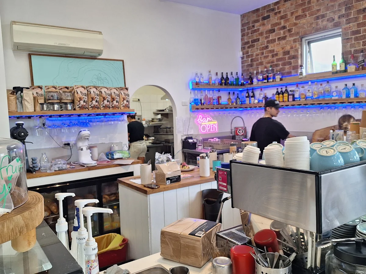 Vibe, Badu Eatery & Bar