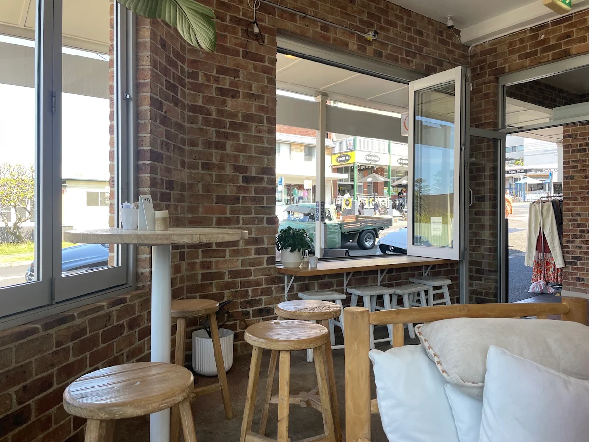 Vibe, Badu Eatery & Bar