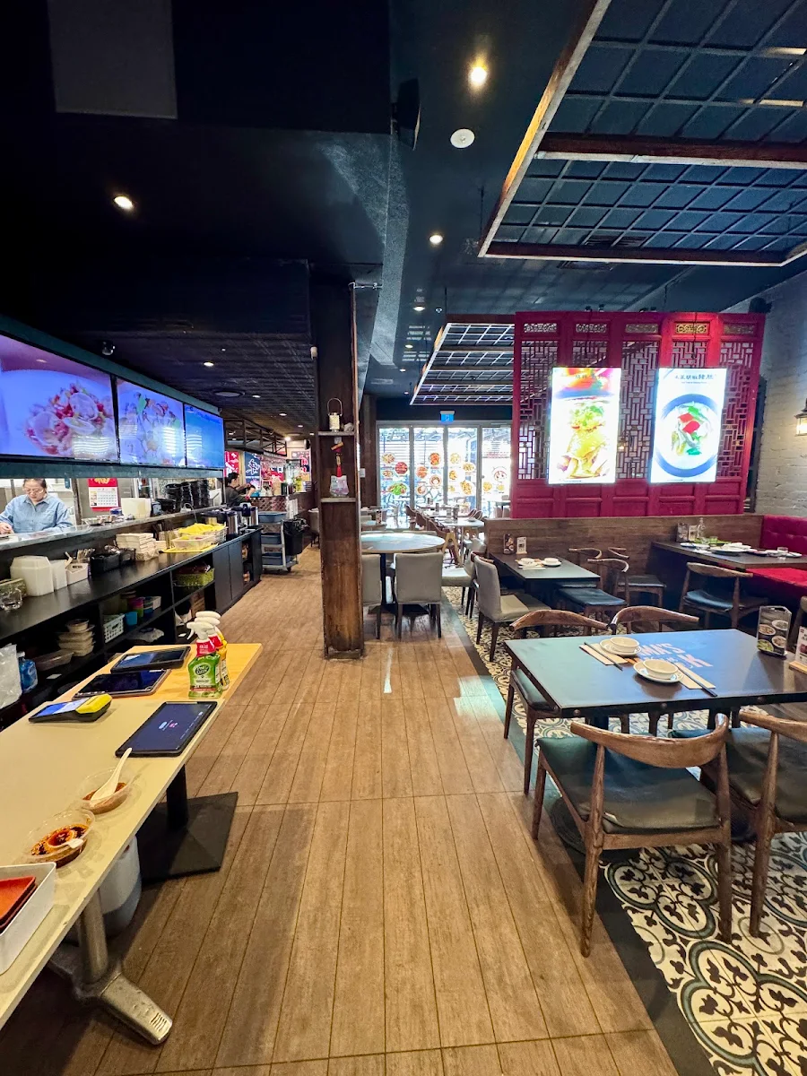 Vibe, Mama's Wok Rhodes