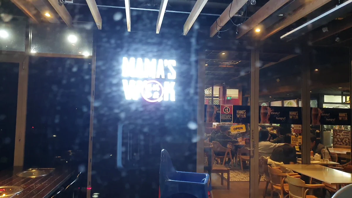 Vibe, Mama's Wok Rhodes