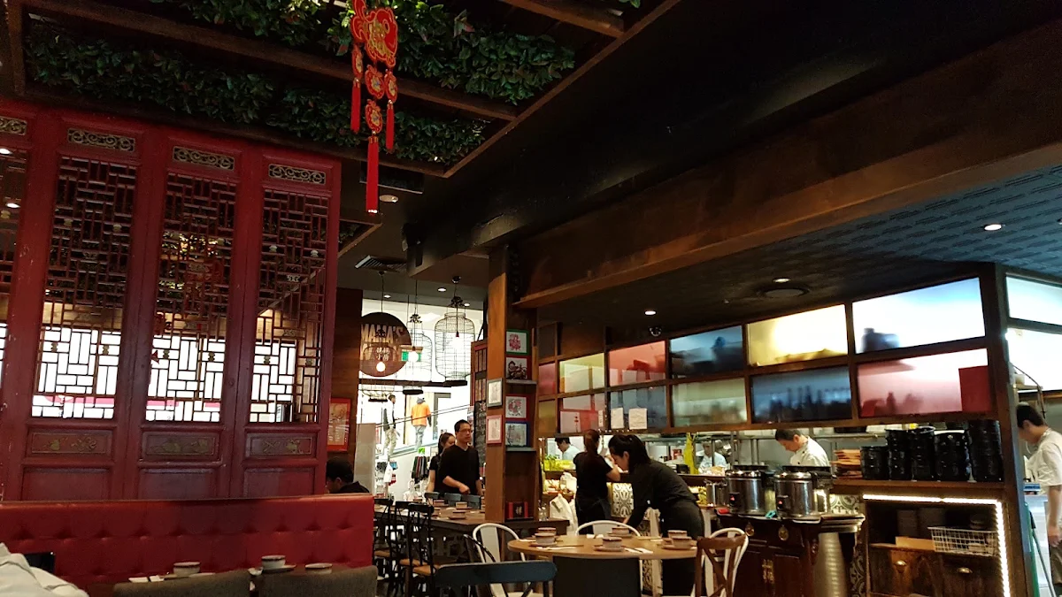 Vibe, Mama's Wok Rhodes