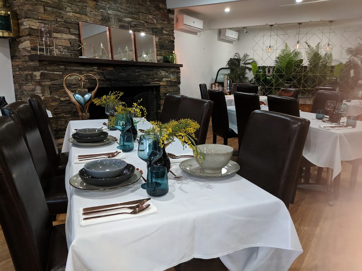 Vibe, Rivergum Restaurant & Bar