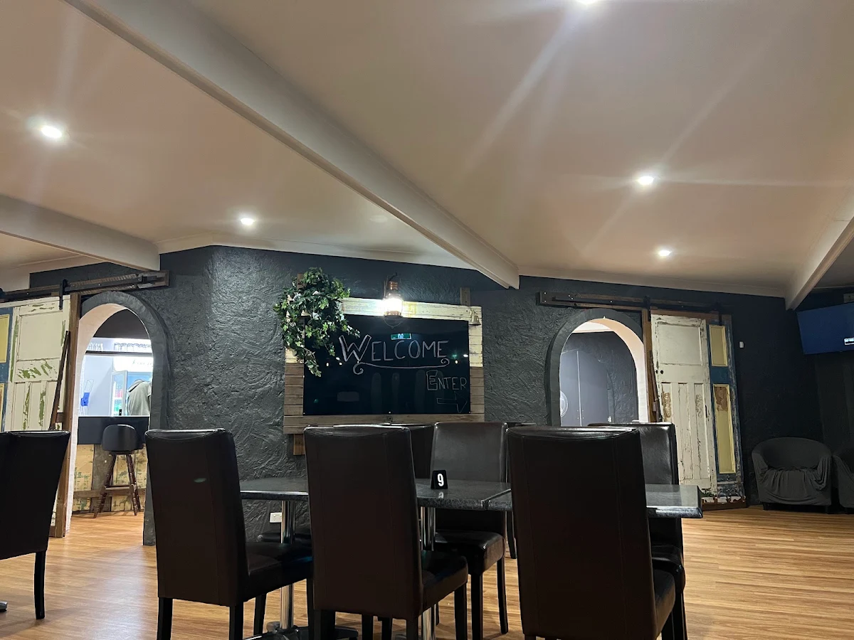 Vibe, Rivergum Restaurant & Bar