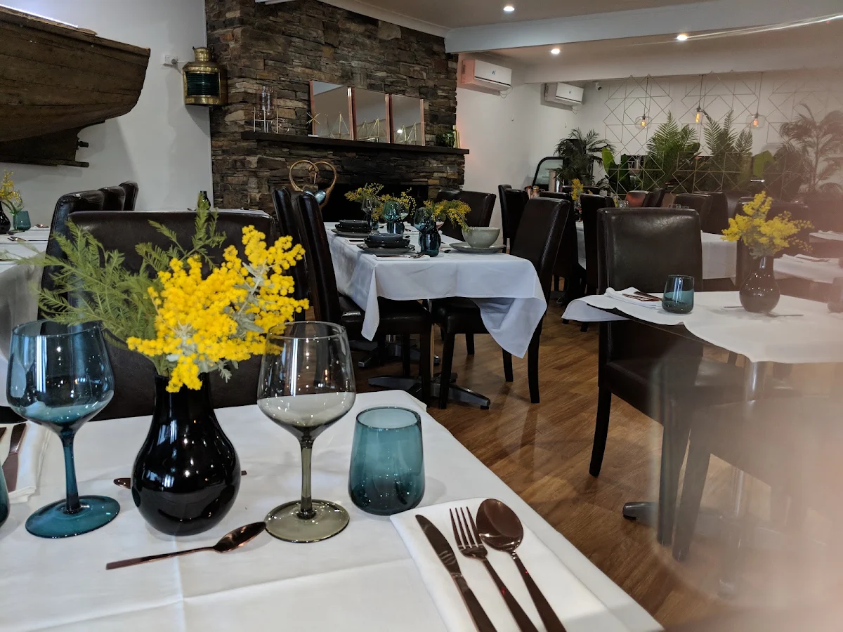 Vibe, Rivergum Restaurant & Bar