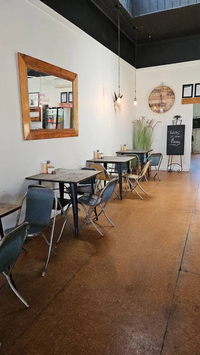 Vibe, Daily Dose Cafe