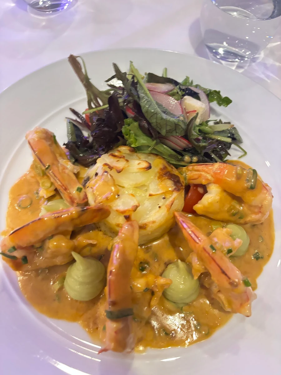 Food & drink, La Vue Waterfront Restaurant