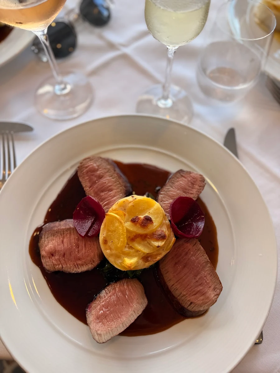 Food & drink, La Vue Waterfront Restaurant