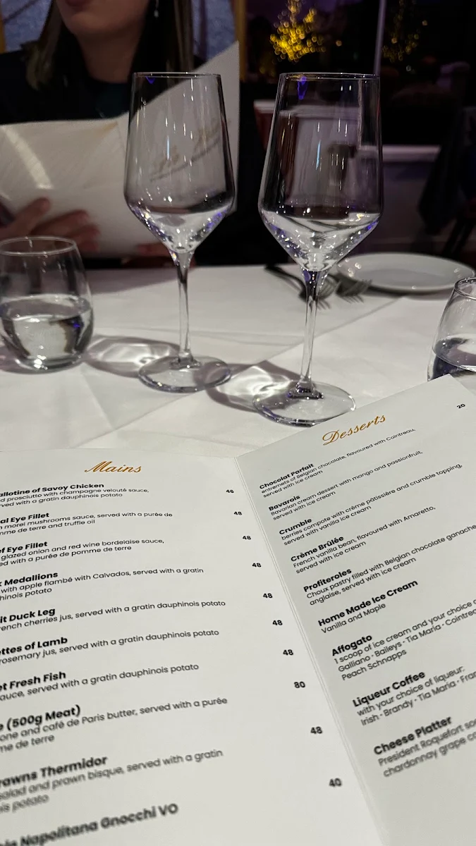 Menu, La Vue Waterfront Restaurant