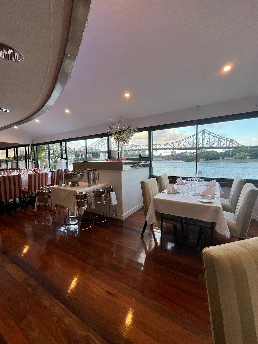 Vibe, La Vue Waterfront Restaurant