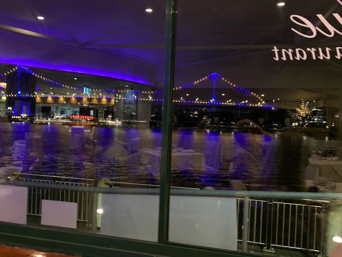 Vibe, La Vue Waterfront Restaurant