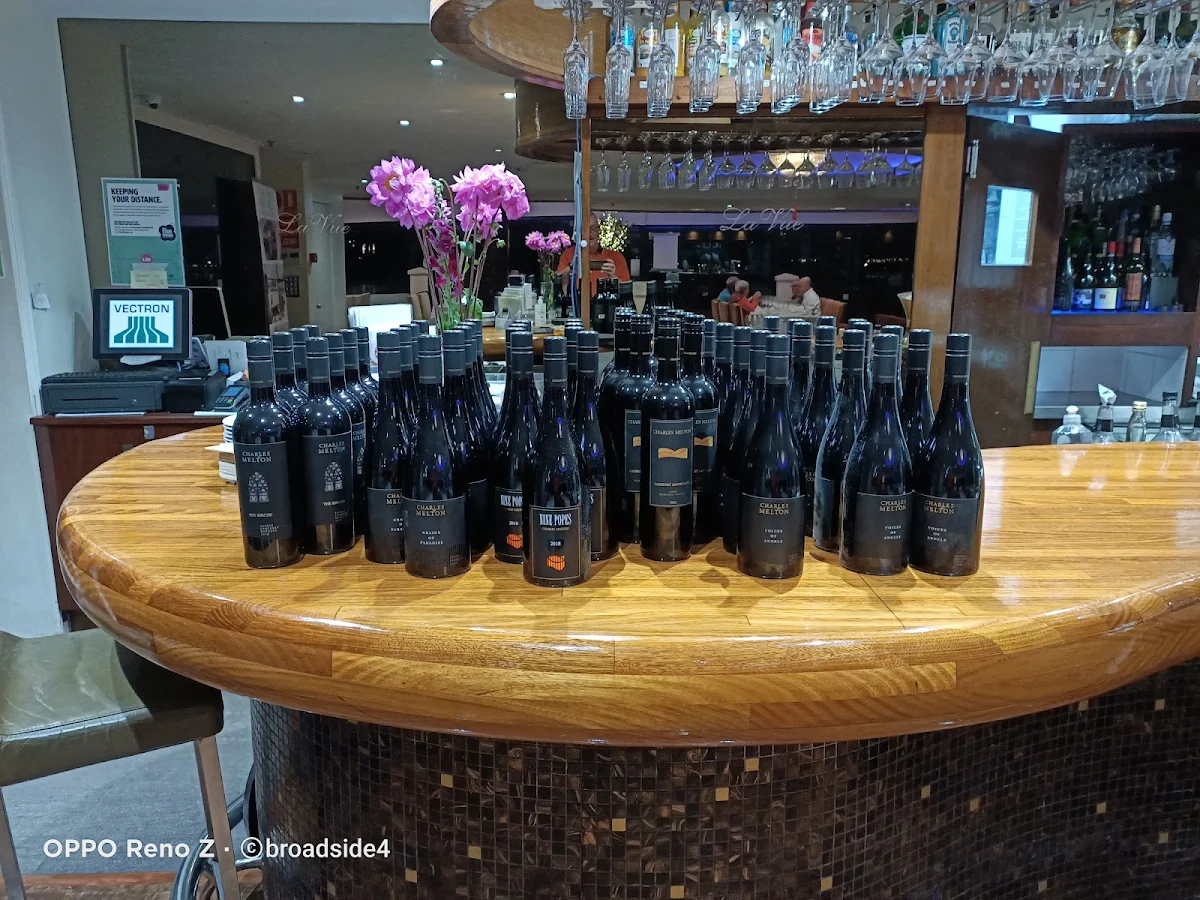 Vibe, La Vue Waterfront Restaurant