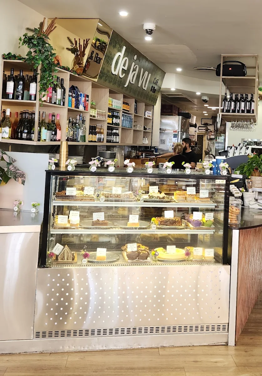 Vibe, De Ja Vu Cafe & Bar Mooloolaba
