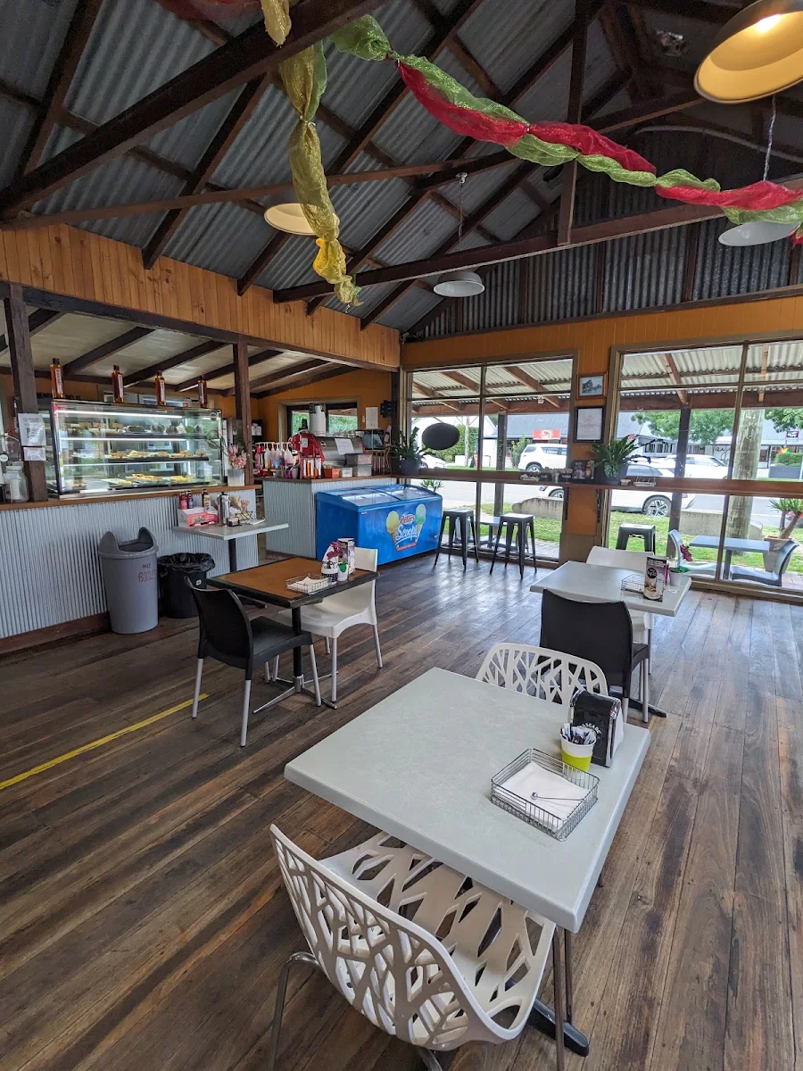 Vibe, Nerson's PiePlace & Takeaway