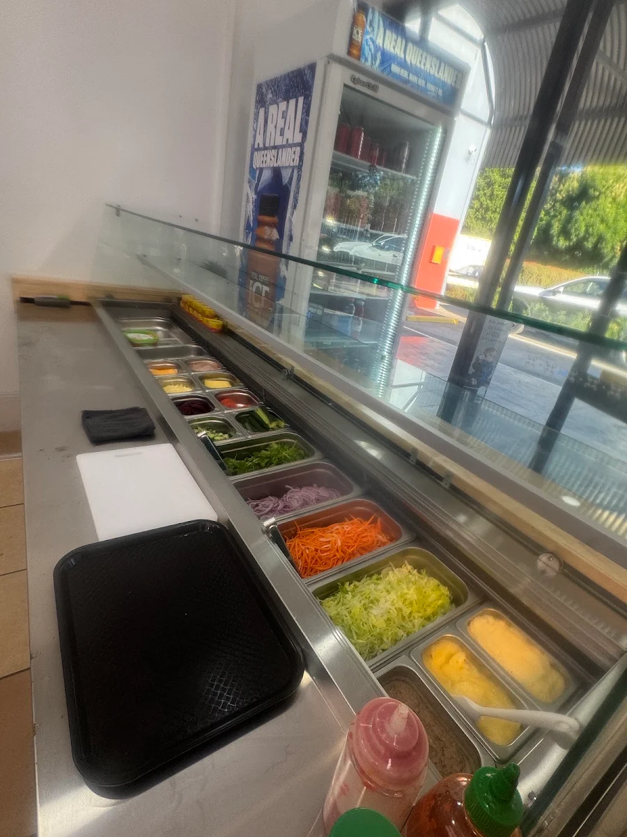 Vibe, Nissi Banh Mi