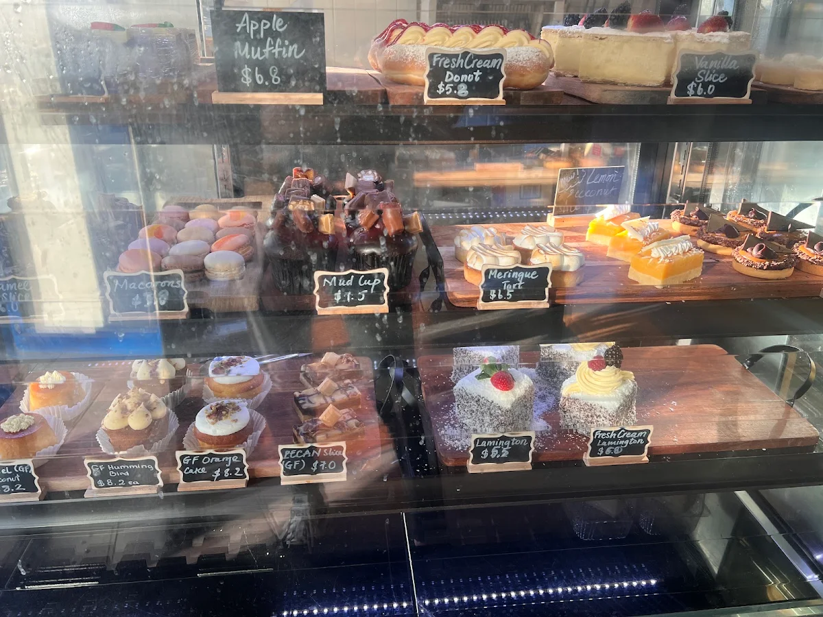 Vibe, Le Artisan Bakery