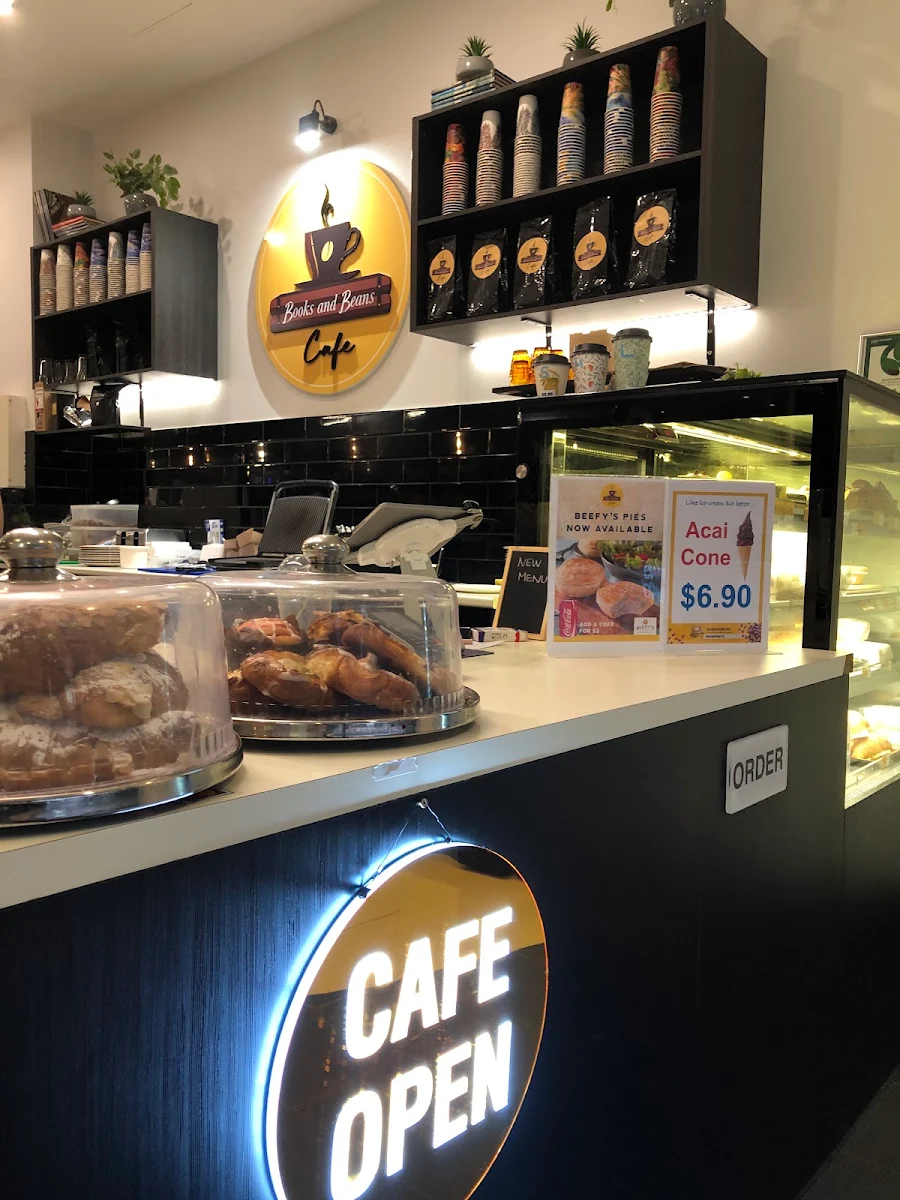 Vibe, Books & Beans Cafe