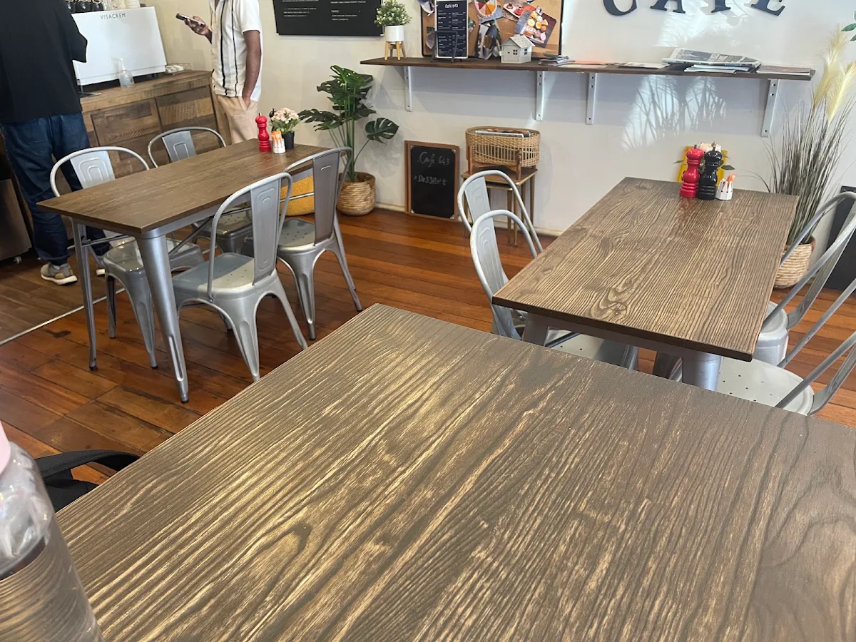 Vibe, Café 643 Vic Park