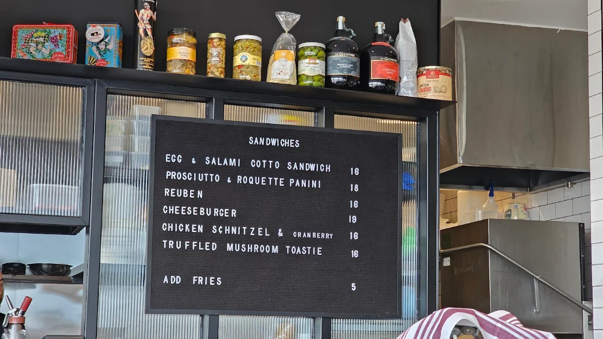 Menu, DUA LOCALE