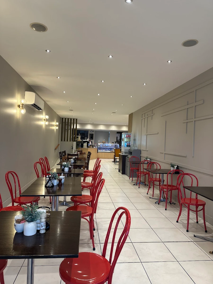 Vibe, Mishou's Cafe