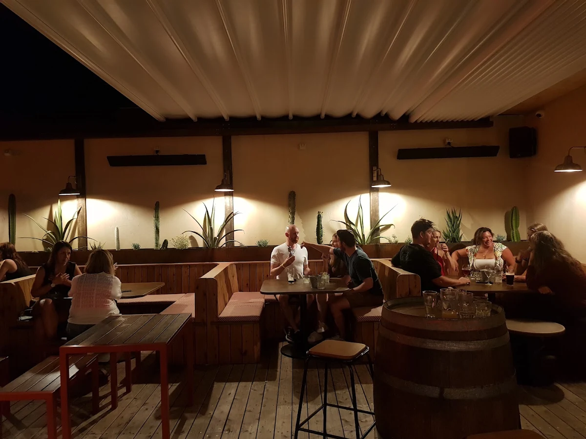 Vibe, Lulie Tavern