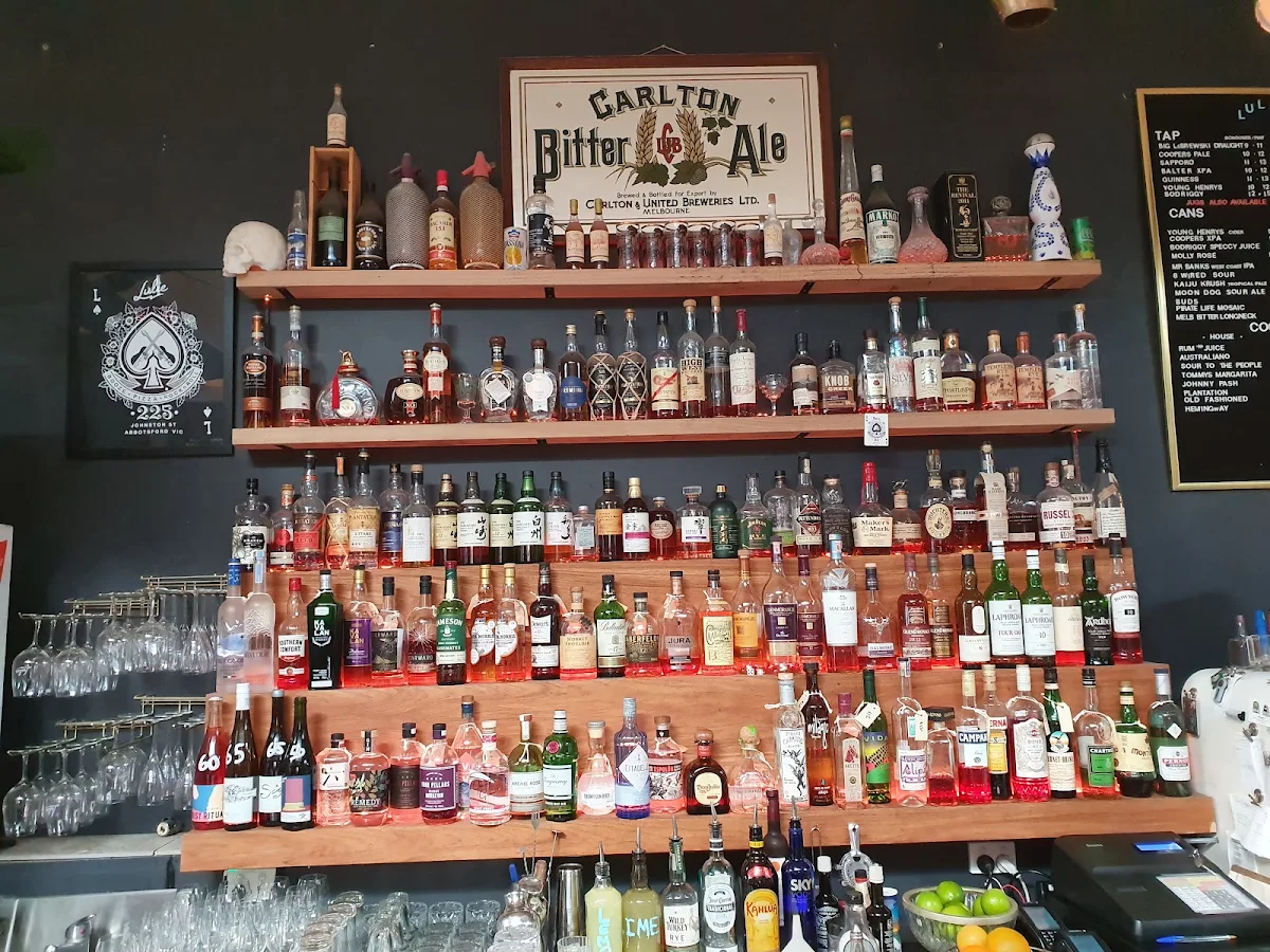 Vibe, Lulie Tavern