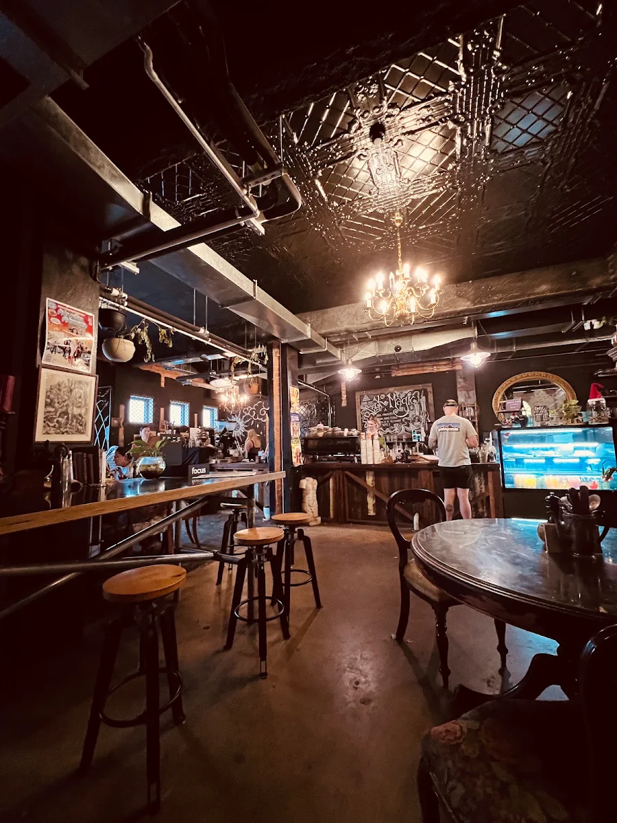Vibe, Dark Arts Cafe & Bar