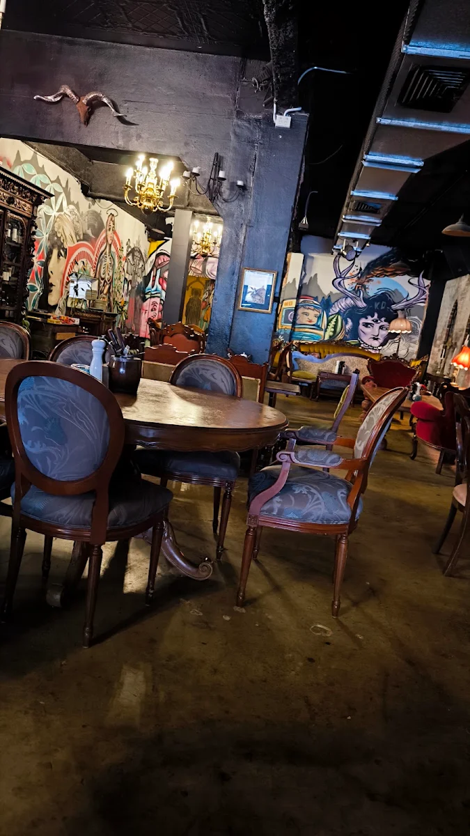 Vibe, Dark Arts Cafe & Bar