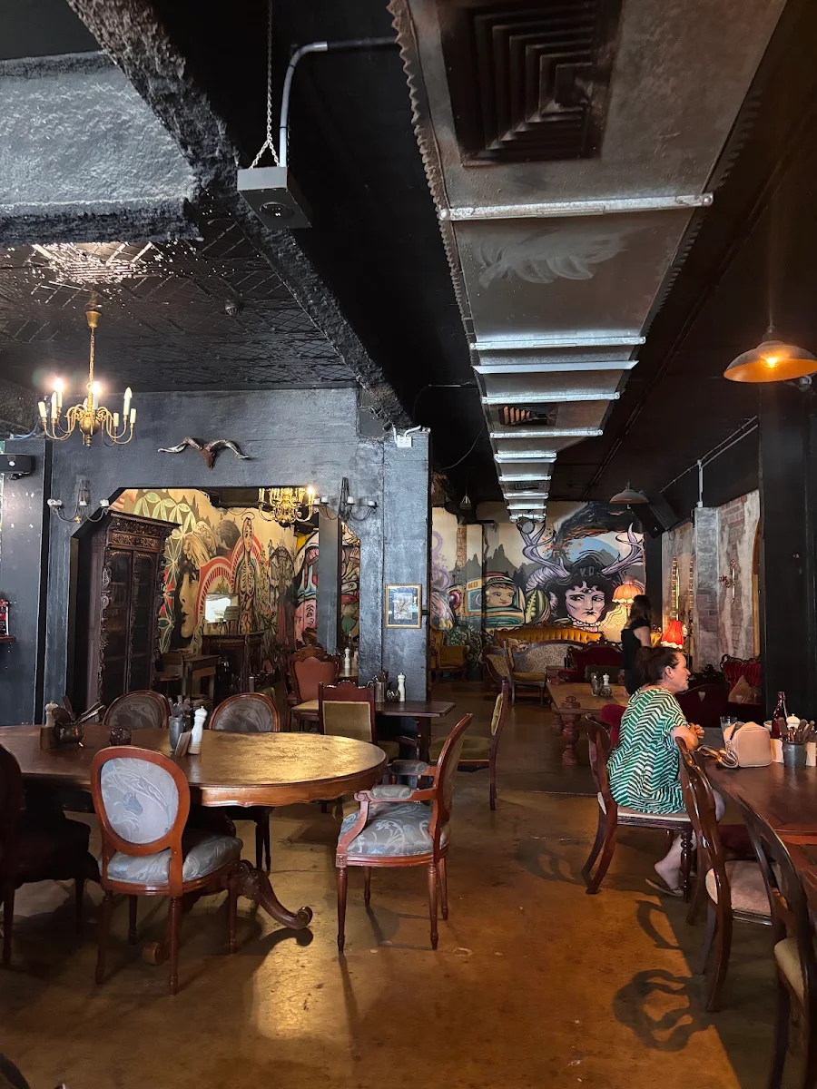 Vibe, Dark Arts Cafe & Bar