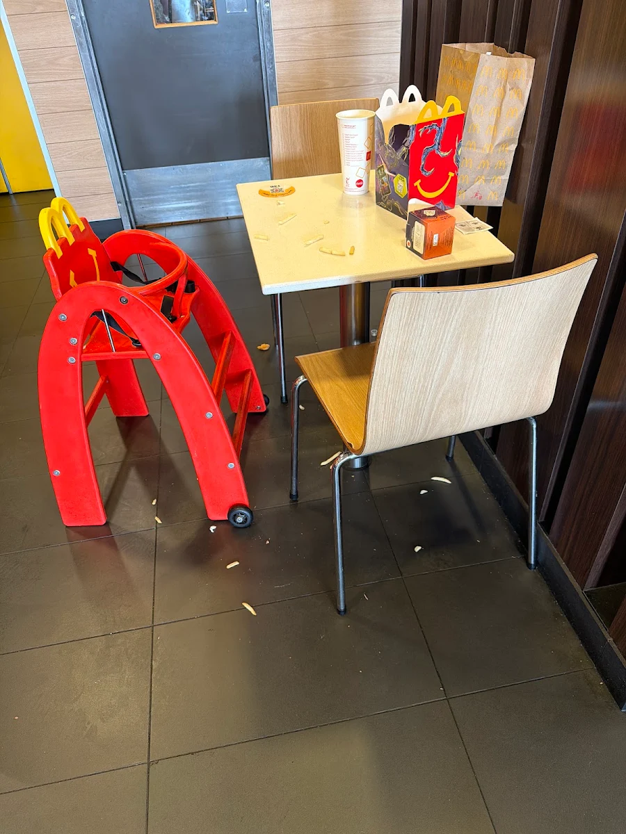 Vibe, McDonald's Warnbro