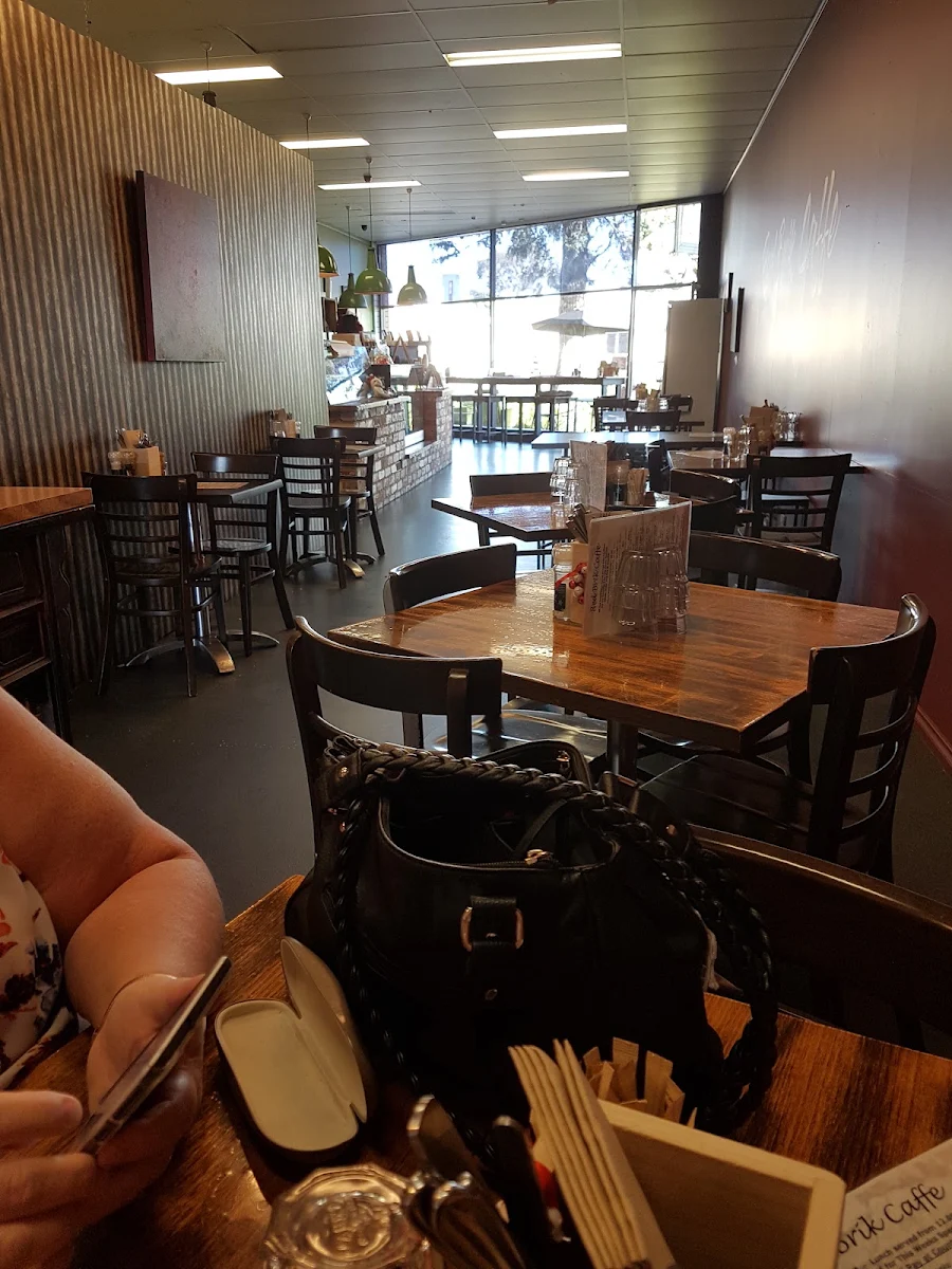 Vibe, Red Brik Caffe