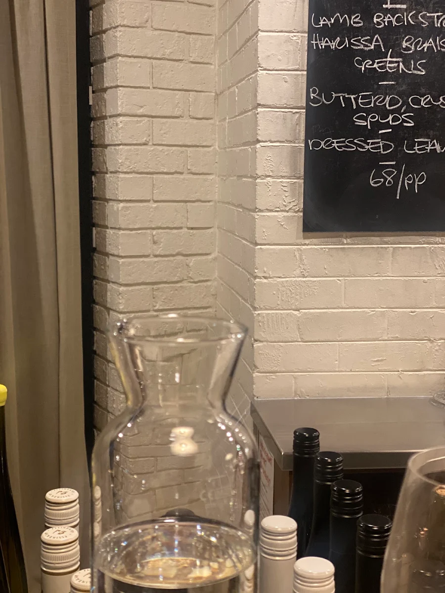Menu, Messmates Dining