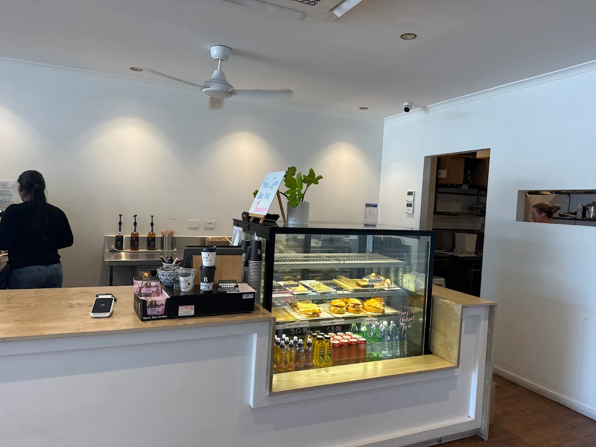 Vibe, Bean Board cafe