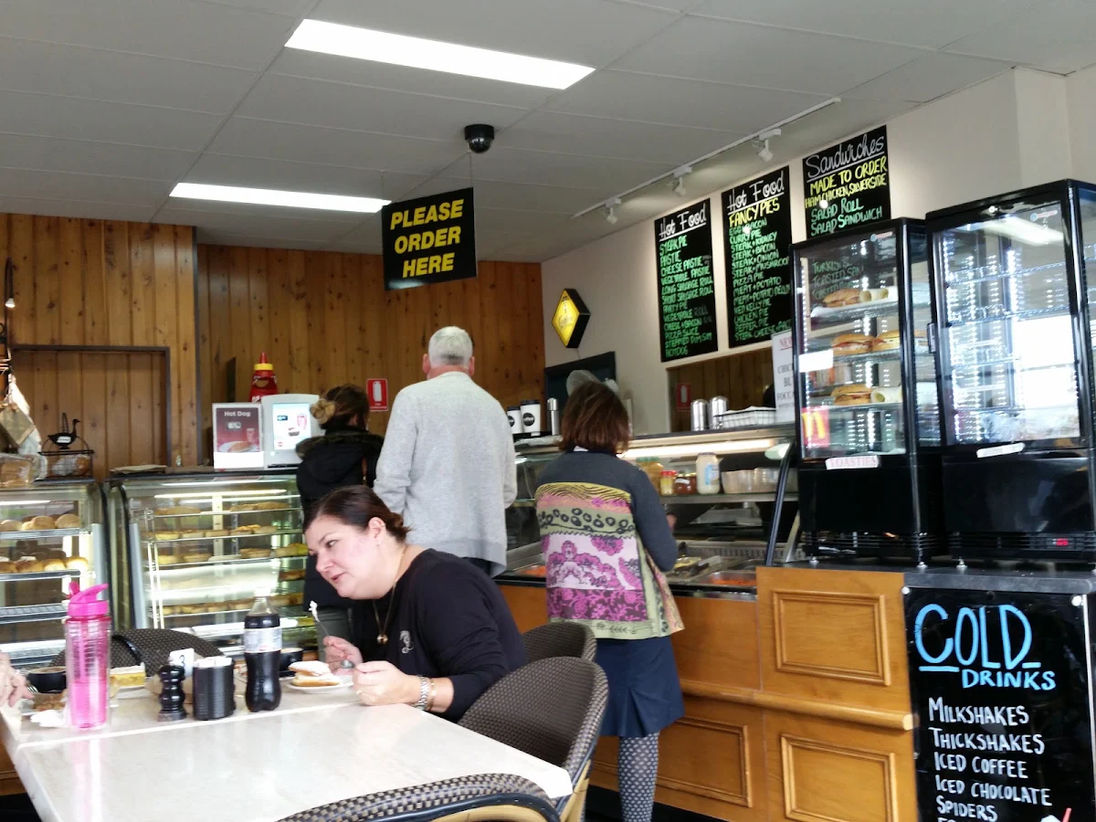Vibe, Kings Bakery & Cafe