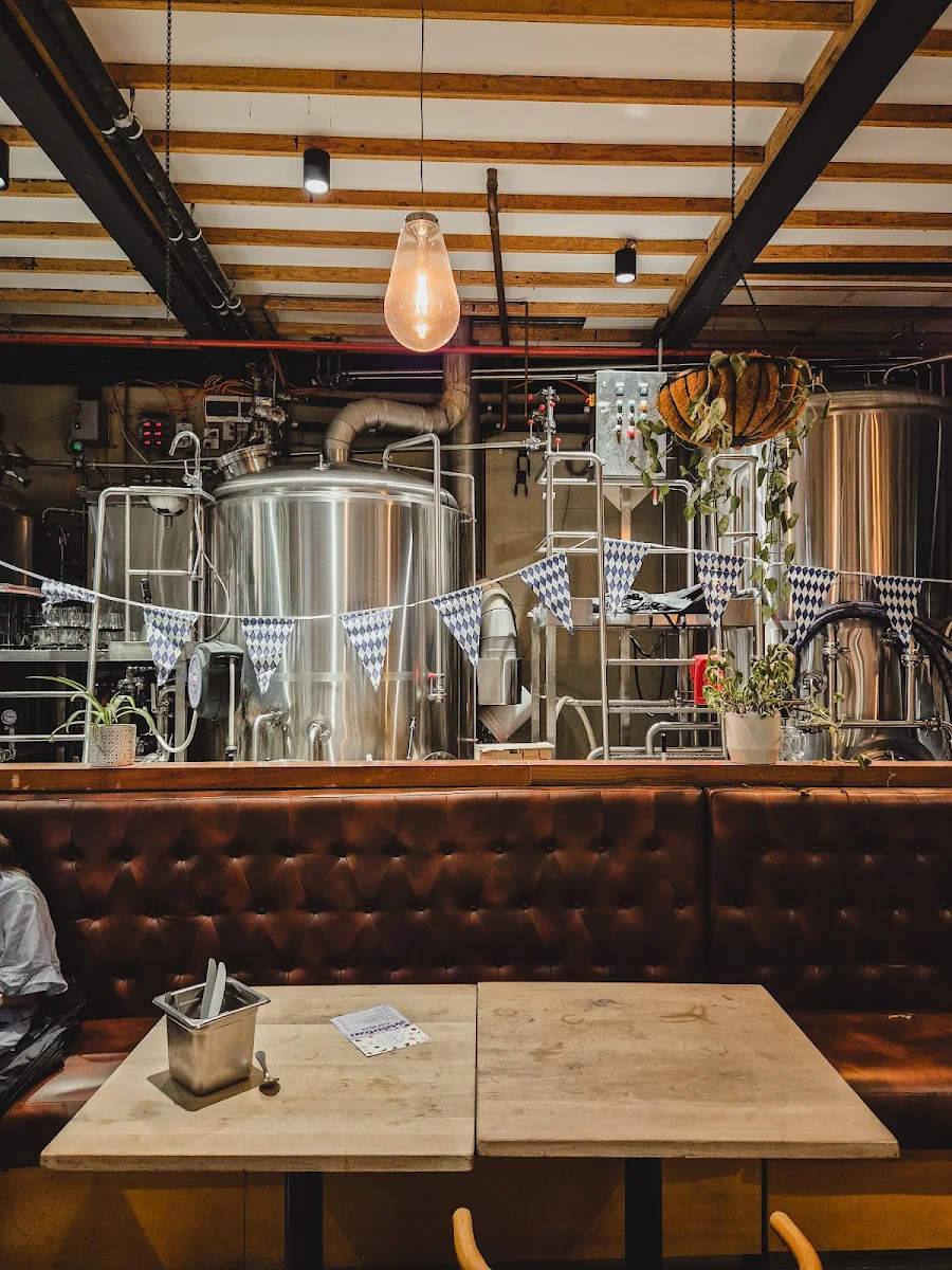 Vibe, Frenchies Bistro and Brewery