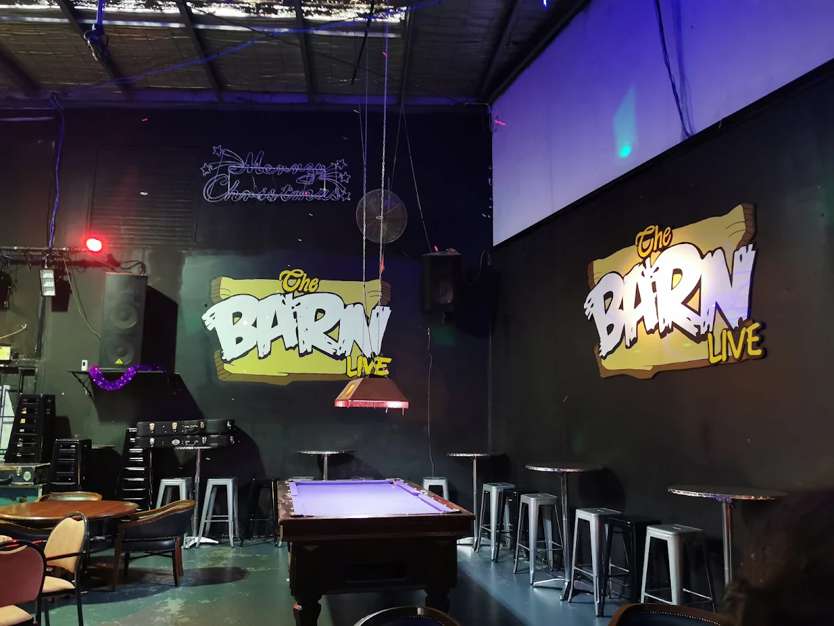 Vibe, The Barn Live